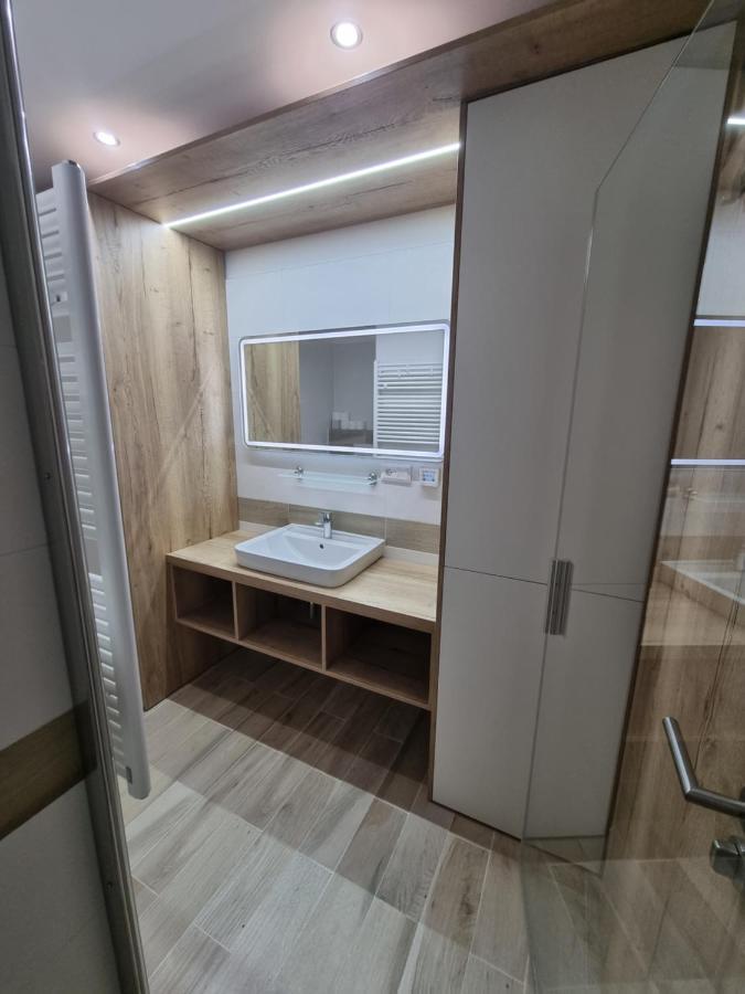 Apartman Nerudovka D 104, Finska Sauna, Garazove Stani Loucna pod Klinovcem Ngoại thất bức ảnh